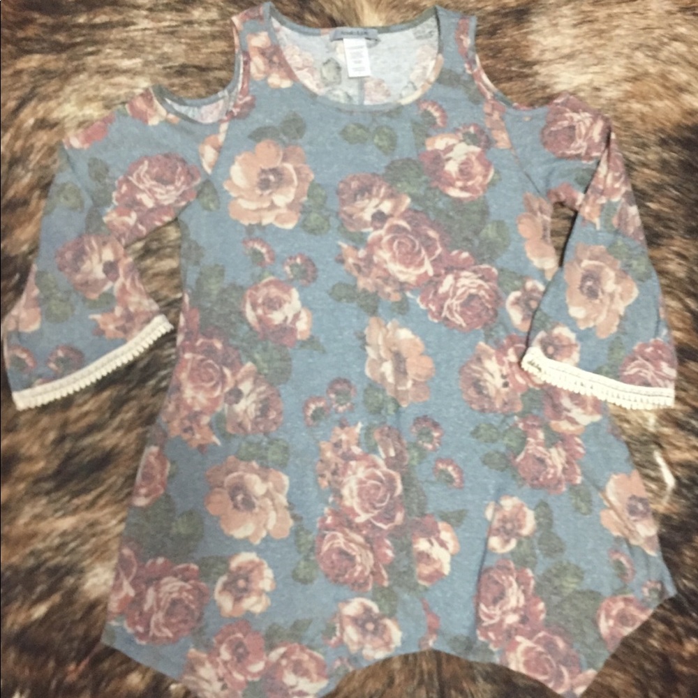 Floral cold shoulder top